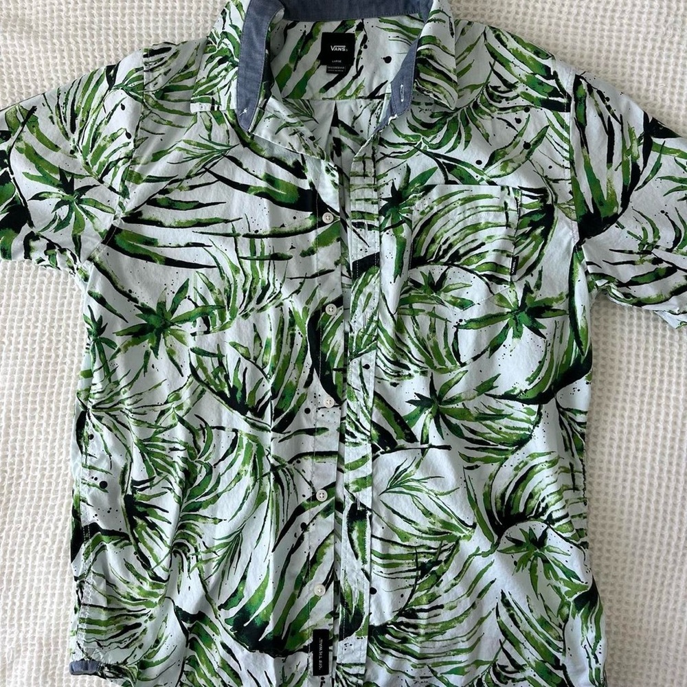 Vans Hawaiian green button up shirt